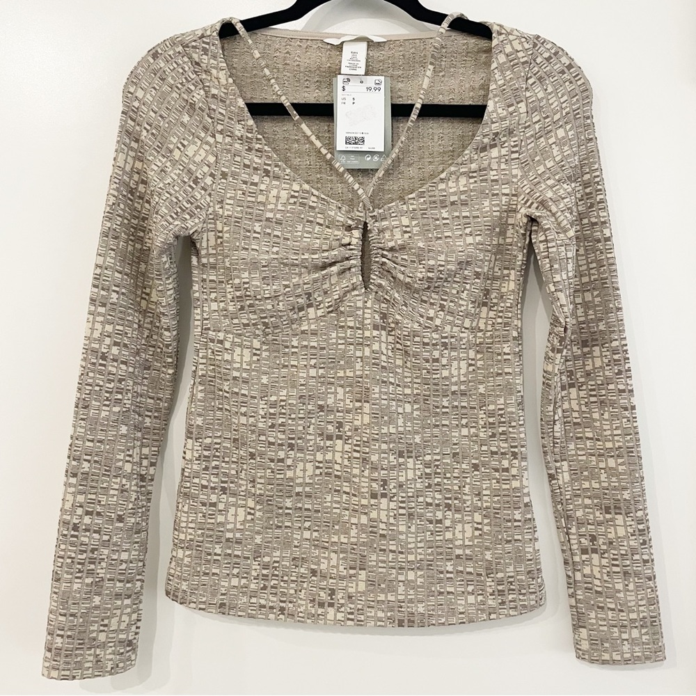 H&M Beige Patterned Long-sleeved Top Size Small